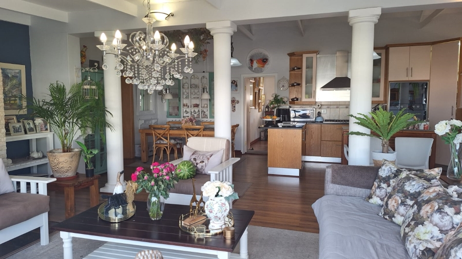 3 Bedroom Property for Sale in Stilbaai Wes Western Cape